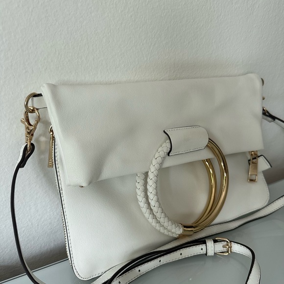 Aldo handbag, shoulder bag, clutch, or crossbody bag white with gold-tone rings. - Picture 3 of 11